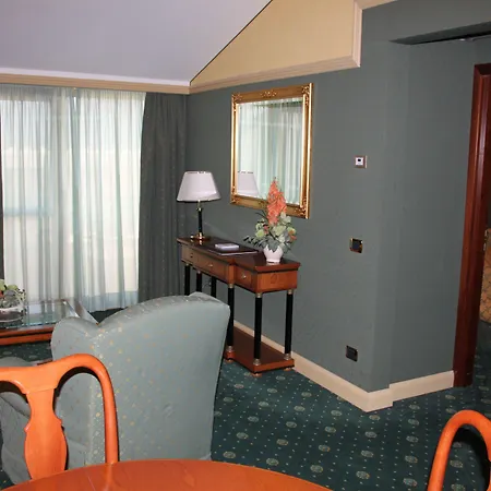 Hotel Western Grand Guinigi 4*