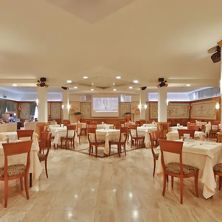Western Grand Guinigi Hotel 4*